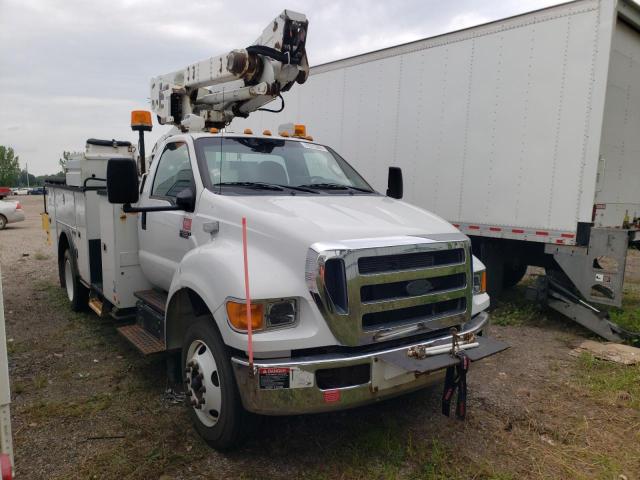 3FRWF6FA2BV372965 - 2011 FORD F650 SUPER WHITE photo 1