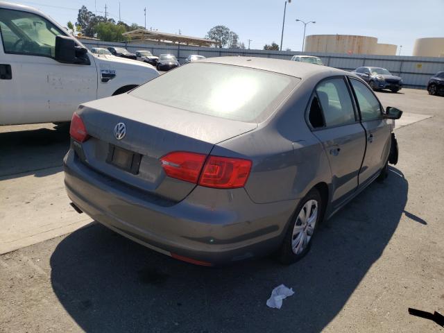3VW2K7AJ1EM238119 - 2014 VOLKSWAGEN JETTA BASE رمادي صورة 4