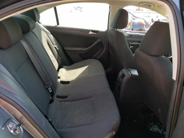 3VW2K7AJ1EM238119 - 2014 VOLKSWAGEN JETTA BASE رمادي صورة 6