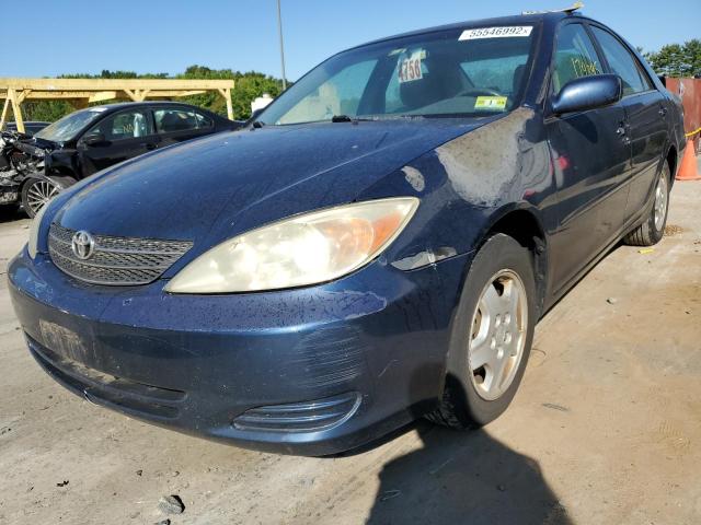 4T1BF32K63U042804 - 2003 TOYOTA CAMRY LE BLUE photo 2