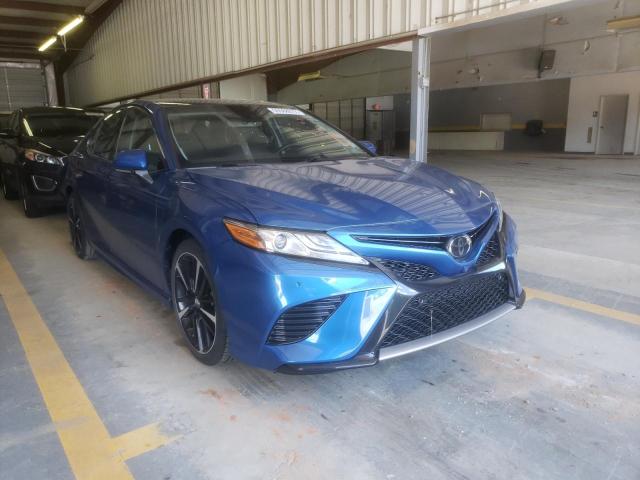 4T1BZ1HK9JU019744 - 2018 TOYOTA CAMRY XSE BLUE photo 1