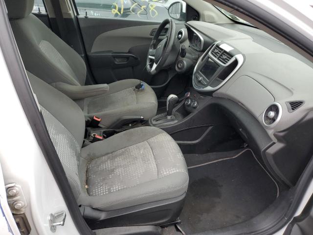 1G1JG6SH9J4130710 - 2018 CHEVROLET SONIC WHITE photo 5