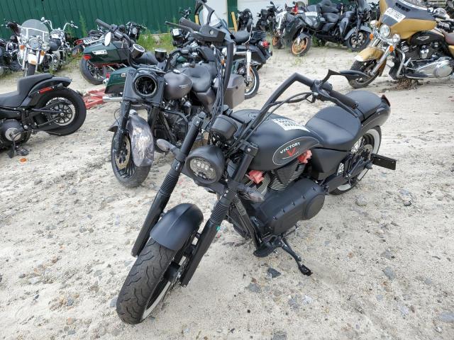 5VPWB36N4F3045041 - 2015 VICTORY MOTORCYCLES HIGH-BALL შავი ფოტო 2