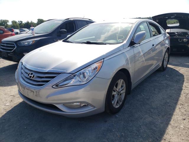 5NPEB4ACXDH512633 - 2013 HYUNDAI SONATA GLS SILVER photo 2