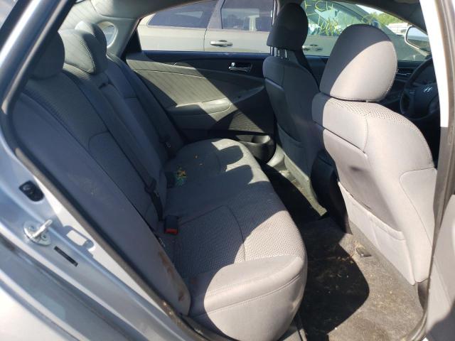 5NPEB4ACXDH512633 - 2013 HYUNDAI SONATA GLS SILVER photo 6