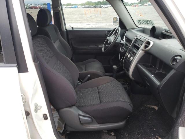 JTLKT324040141016 - 2004 TOYOTA SCION XB თეთრი ფოტო 5