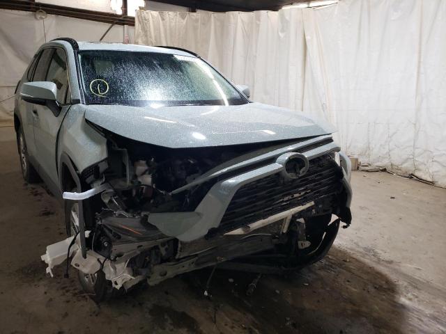 2T3A1RFV4LW092626 - 2020 TOYOTA RAV4 XLE P GRAY photo 9