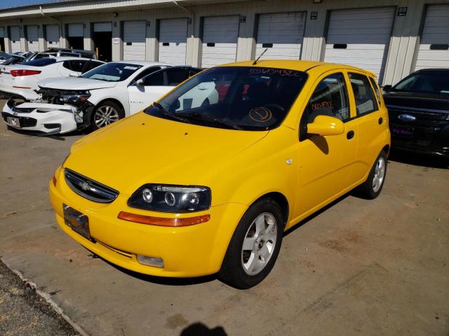 KL1TD66686B633513 - 2006 CHEVROLET AVEO BASE YELLOW photo 2