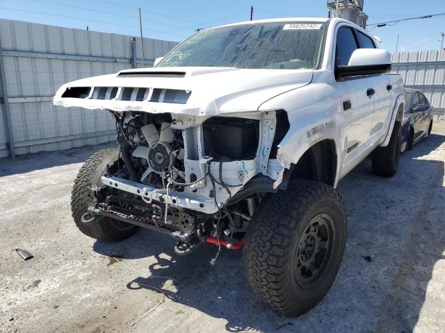 5TFDY5F19LX954331 - 2020 TOYOTA TUNDRA CRE WHITE photo 2