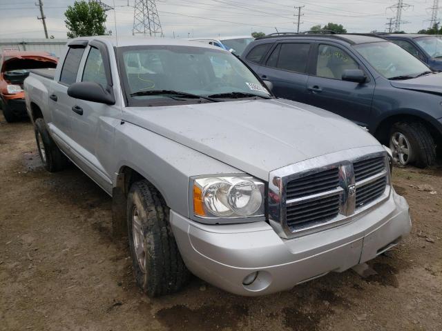 1D7HW48N25S245327 - 2005 DODGE DAKOTA QUA SILVER photo 1