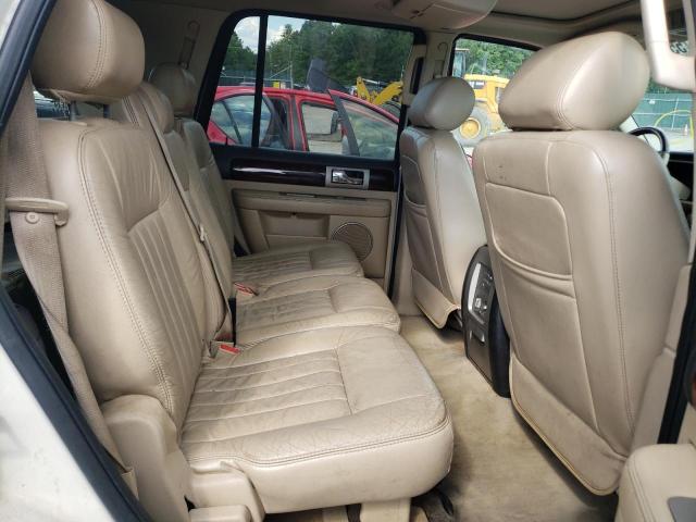 5LMFU28525LJ18530 - 2005 LINCOLN NAVIGATOR 白色 照片 6