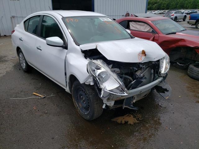 3N1CN7AP9JL886006 - 2018 NISSAN VERSA S WHITE photo 1