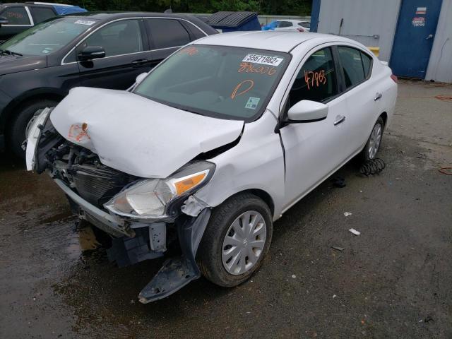 3N1CN7AP9JL886006 - 2018 NISSAN VERSA S WHITE photo 2