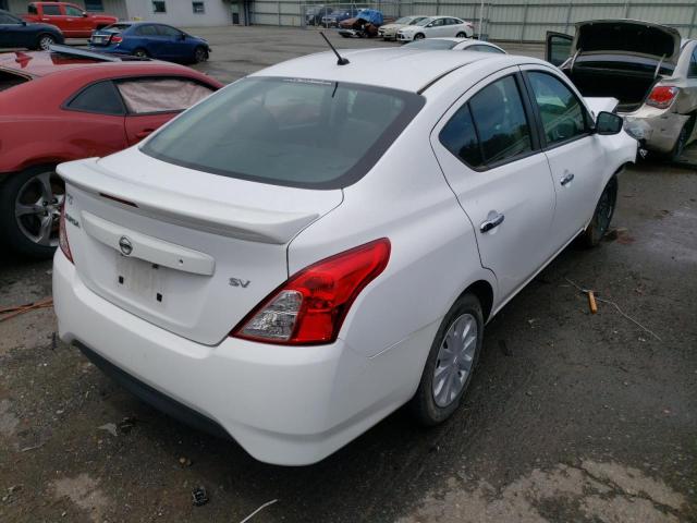 3N1CN7AP9JL886006 - 2018 NISSAN VERSA S WHITE photo 4