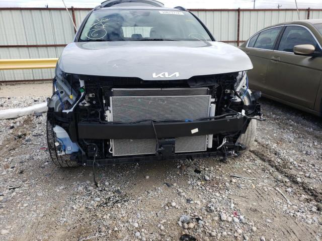 5XYK43AFXPG026126 - 2023 KIA SPORTAGE S GRAY photo 9