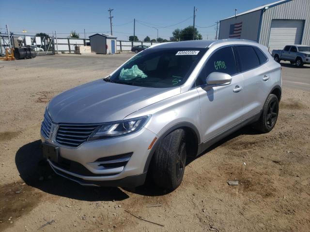 5LMCJ1D99HUL35022 - 2017 LINCOLN MKC PREMIE SILVER photo 2