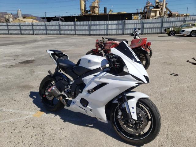 JYARJ28Y2KA002240 - 2019 YAMAHA YZFR6 C WHITE photo 1