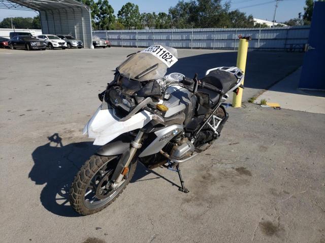 WB10A1109GZ189414 - 2016 BMW R1200 GS SILVER photo 2