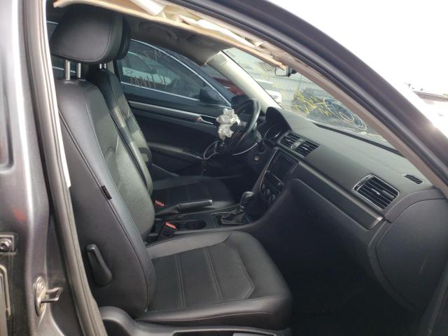 1VWDT7A35HC062513 - 2017 VOLKSWAGEN PASSAT R-L GRAY photo 5