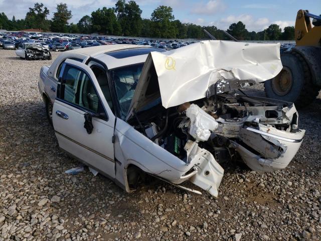 1LNHM83W2YY934207 - 2000 LINCOLN TOWN CAR C WHITE photo 1