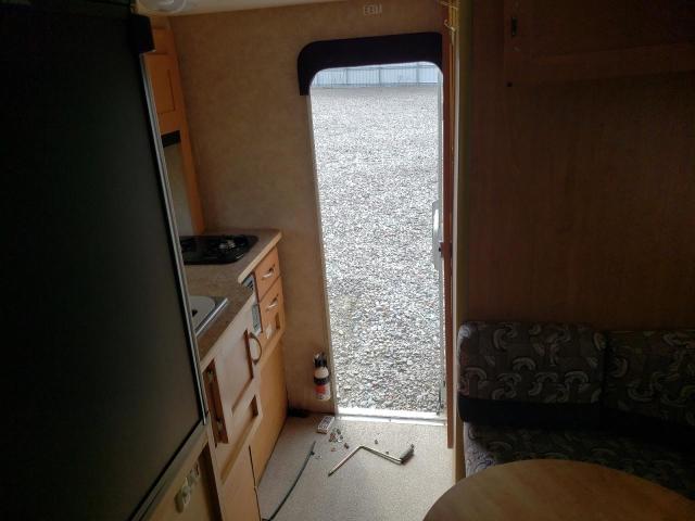 1618012 - 2012 ADVE CAMPER WHITE photo 6