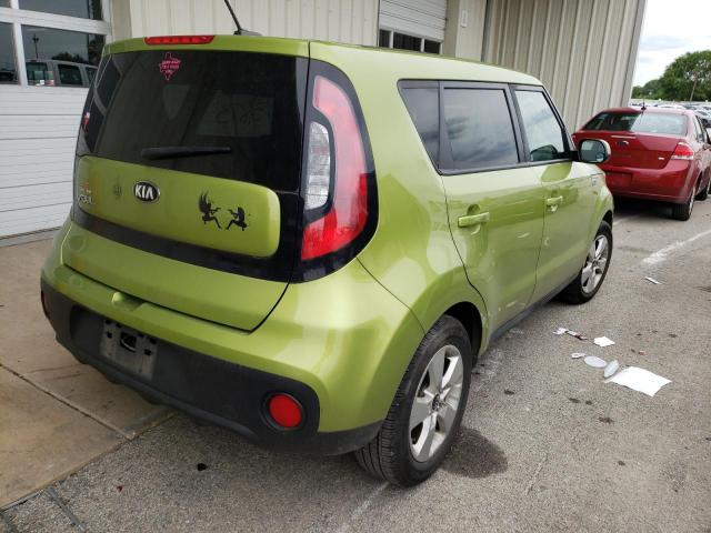 KNDJN2A20J7898383 - 2018 KIA SOUL GREEN photo 4