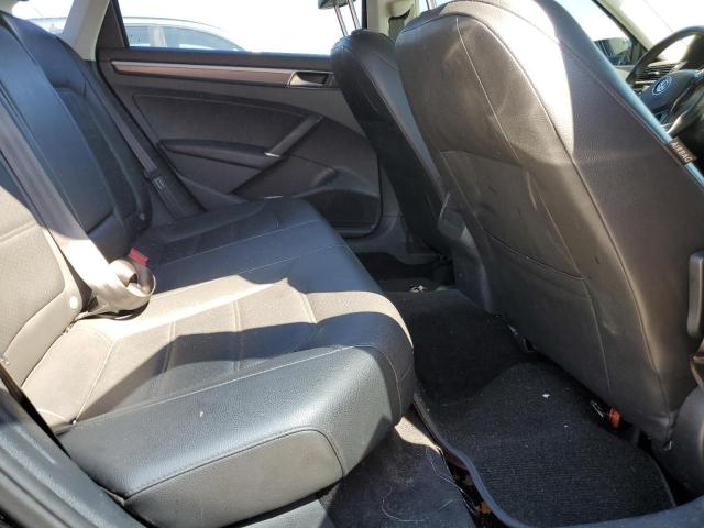 1VWDT7A33HC048125 - 2017 VOLKSWAGEN PASSAT R-L BLACK photo 6