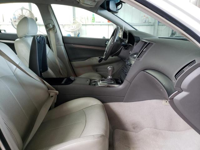 JN1CV6APXFM500359 - 2015 INFINITI Q40 WHITE photo 5