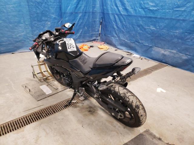 LC6DN11A5J1100974 - 2018 SUZUKI GSX250R BLACK photo 3