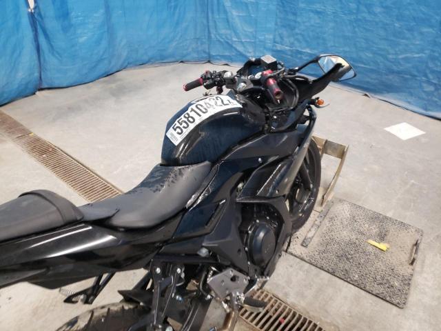 LC6DN11A5J1100974 - 2018 SUZUKI GSX250R BLACK photo 5