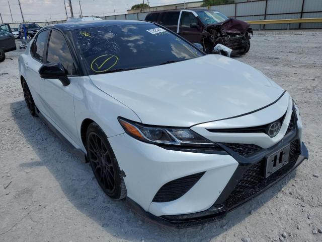 4T1NZ1AK4LU035019 - 2020 TOYOTA CAMRY TRD WHITE photo 1