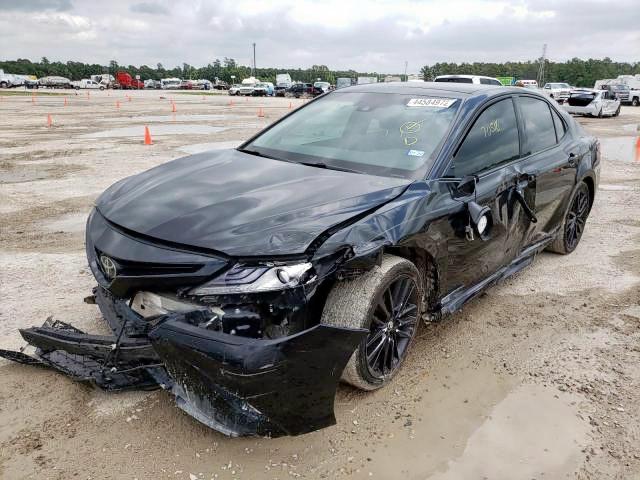 4T1B61HK6JU134634 - 2018 TOYOTA CAMRY XSE BLACK photo 2