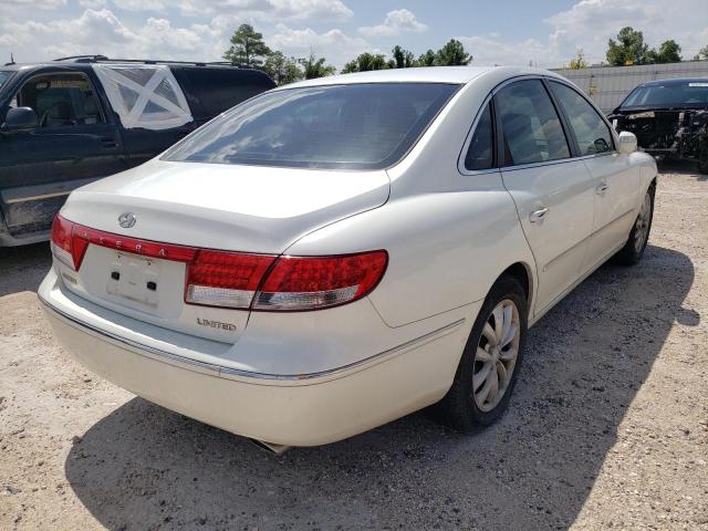 KMHFC46FX7A141680 - 2007 HYUNDAI AZERA SE WHITE photo 4