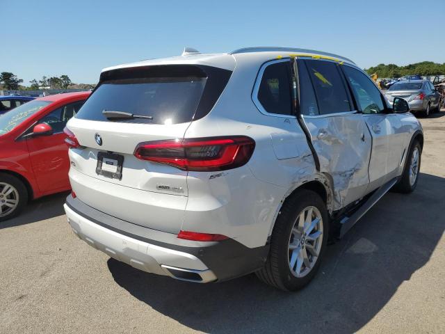 5UXCR6C58KLL53096 - 2019 BMW X5 XDRIVE4 WHITE photo 4