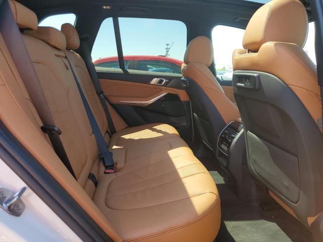 5UXCR6C58KLL53096 - 2019 BMW X5 XDRIVE4 WHITE photo 6