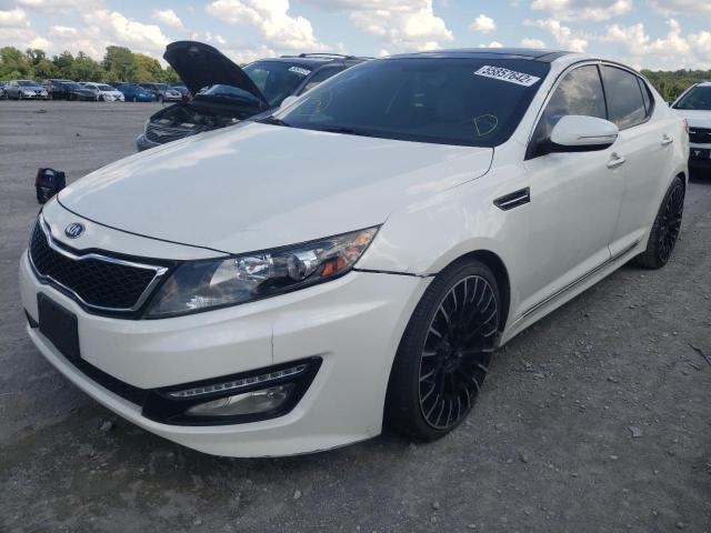 5XXGR4A67DG144695 - 2013 KIA OPTIMA WHITE photo 2