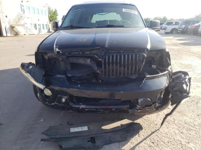 5LMFU28R54LJ15770 - 2004 LINCOLN NAVIGATOR BLACK photo 9