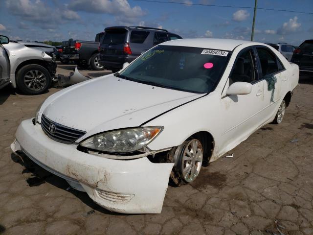 4T1BF32K15U099012 - 2005 TOYOTA CAMRY LE WHITE photo 2