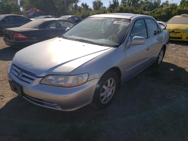 1HGCG56792A049982 - 2002 HONDA ACCORD SE SILVER photo 2