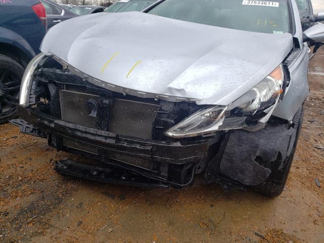 5NPEB4ACXBH273419 - 2011 HYUNDAI SONATA GLS SILVER photo 9