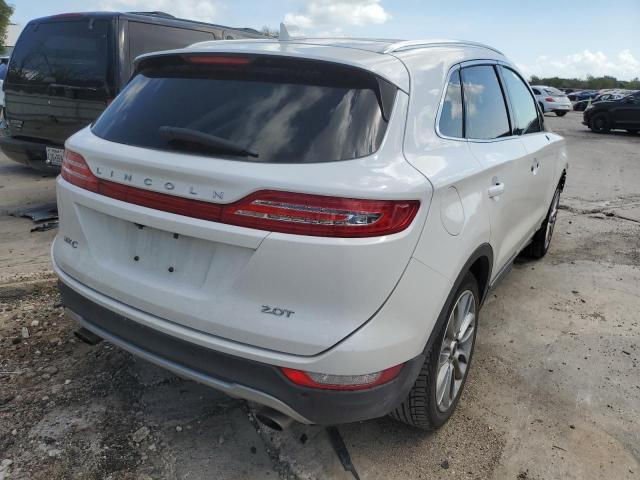 5LMCJ3C96HUL63258 - 2017 LINCOLN MKC RESERV WHITE photo 4