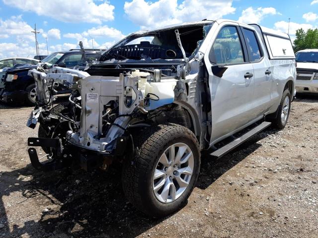 1GCRYBEF2MZ259762 - 2021 CHEVROLET SILVERADO SILVER photo 2