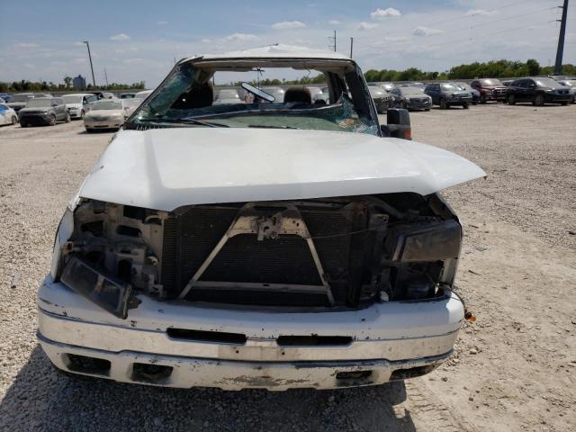 1GBHC24UX3E143648 - 2003 CHEVROLET 2500 WHITE photo 9