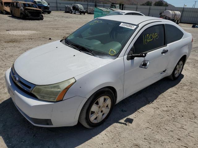 1FAHP32N48W196273 - 2008 FORD FOCUS S/SE WHITE photo 2