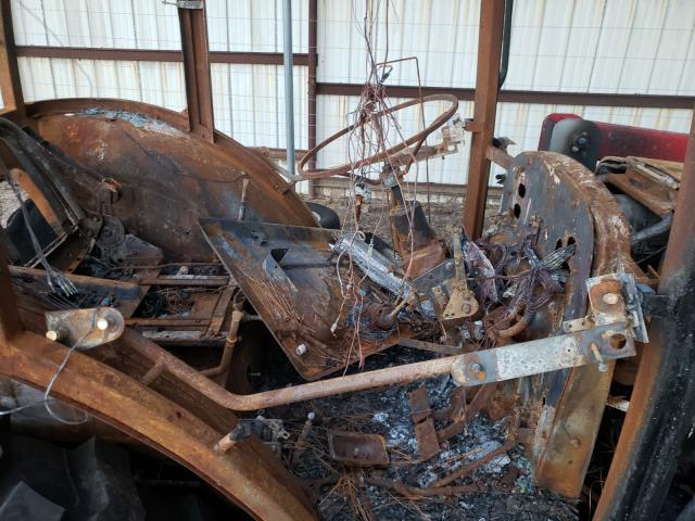 55GCK00663 - 2017 MAHINDRA AND MAHINDRA TRACTOR RED photo 5