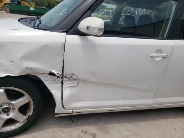 JTLKE50E681001389 - 2008 TOYOTA SCION TC Blanc photo 9