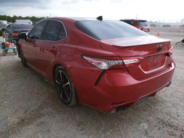 4T1BZ1HK8KU033135 - 2019 TOYOTA CAMRY XSE RED photo 3