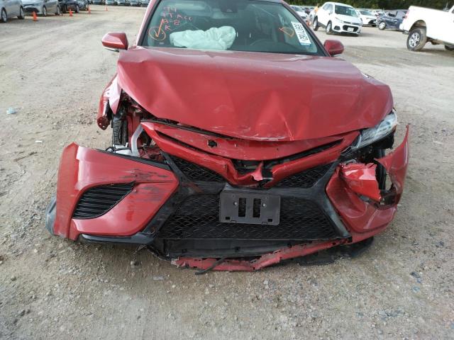 4T1BZ1HK8KU033135 - 2019 TOYOTA CAMRY XSE RED photo 9