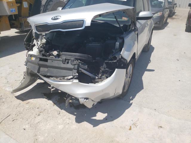 KNDJN2A27E7733307 - 2014 KIA SOUL SILVER photo 9