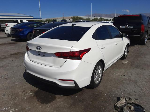 3KPC24A35JE029686 - 2018 HYUNDAI ACCENT SE WHITE photo 4